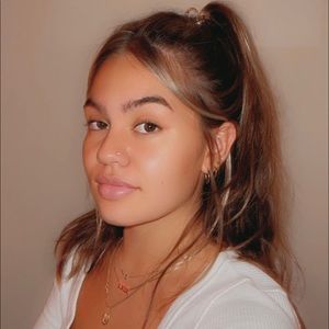 Meet your Posher, Aria